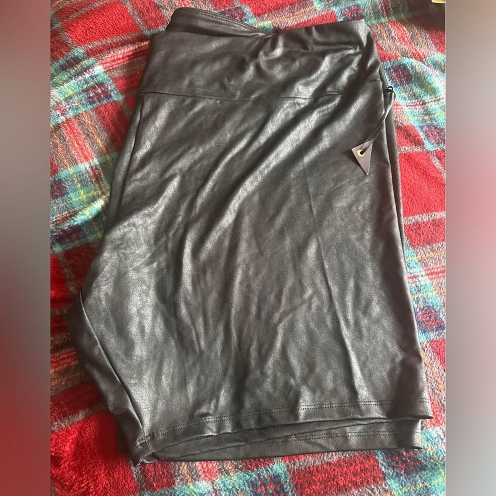 NEW womans black metallic biker shorts size 4X